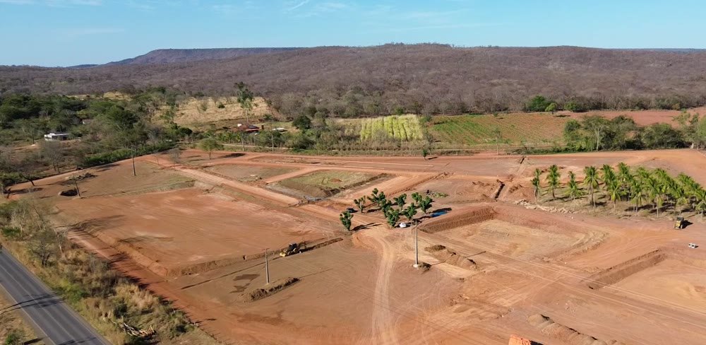 Vista aérea de um terreno em preparação